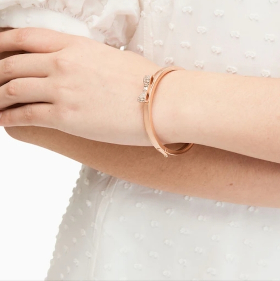 Kate Spade "Ready Set Bow" Rose Gold Bangle Hinged Bracelet - Picture 3 of 7